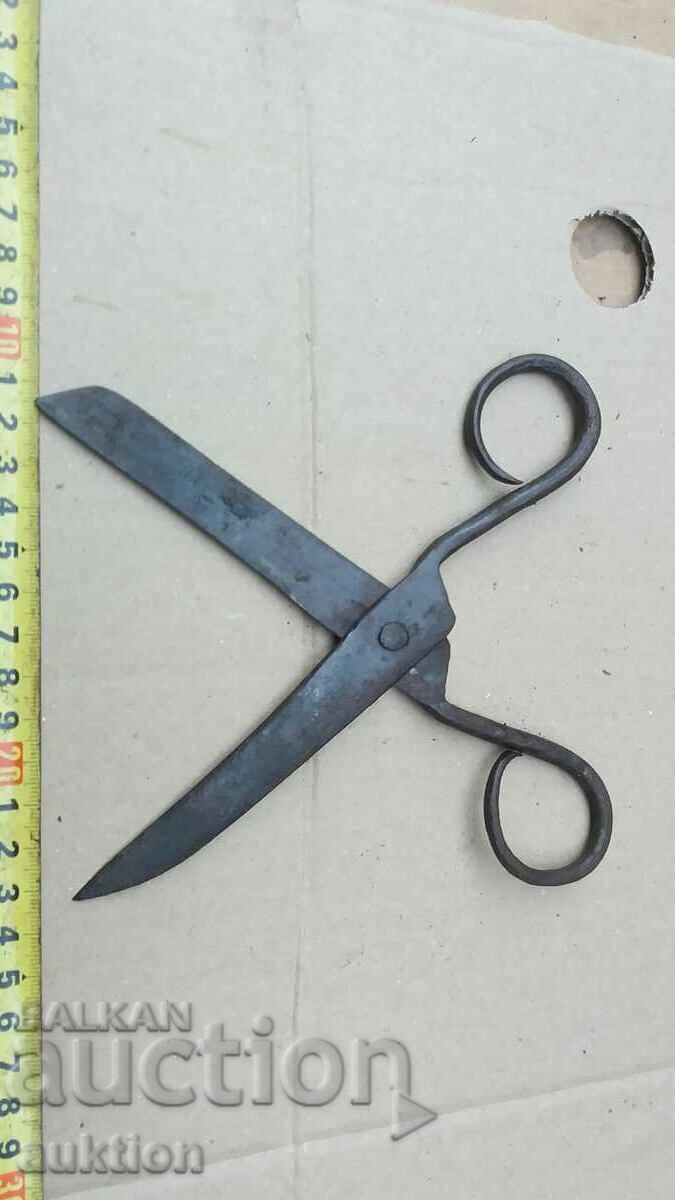 FORGED RENAISSANCE SCISSORS - 7 FORGED RENAISSANCE SCISSORS - 7