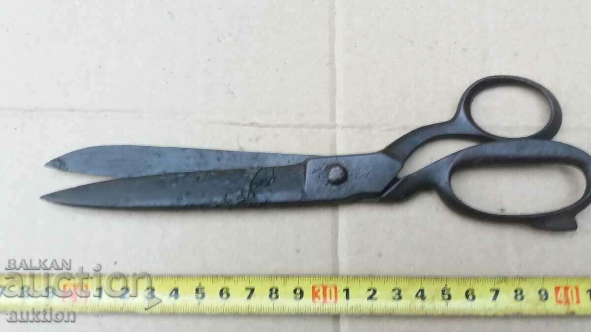 OLD SCISSORS with price 7.99 BGN | € 4.09 OLD SCISSORS with price 7.99 BGN | € 4.09