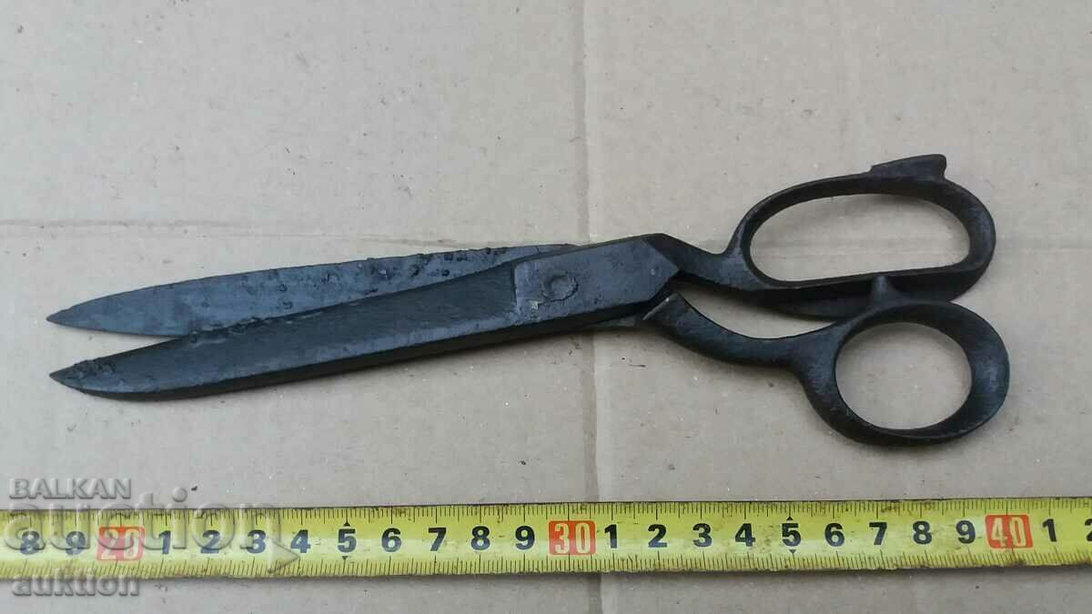 Delivery of OLD SCISSORS Delivery of OLD SCISSORS