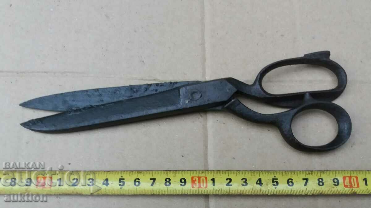 OLD SCISSORS - 5 OLD SCISSORS - 5