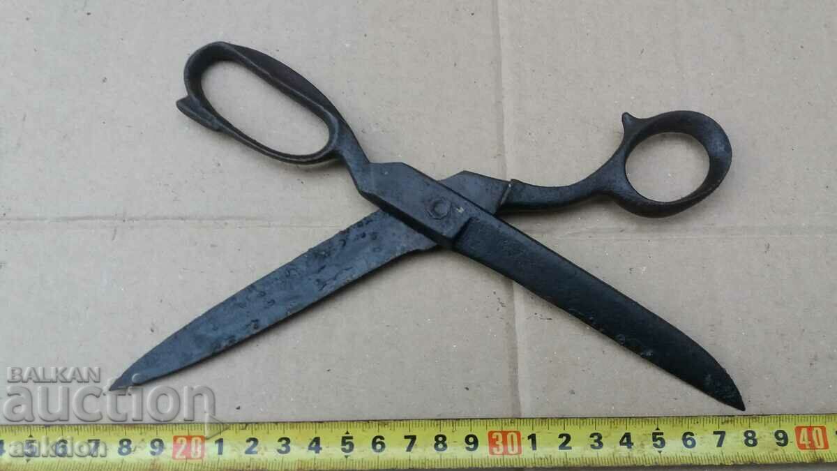 OLD SCISSORS - 6 OLD SCISSORS - 6