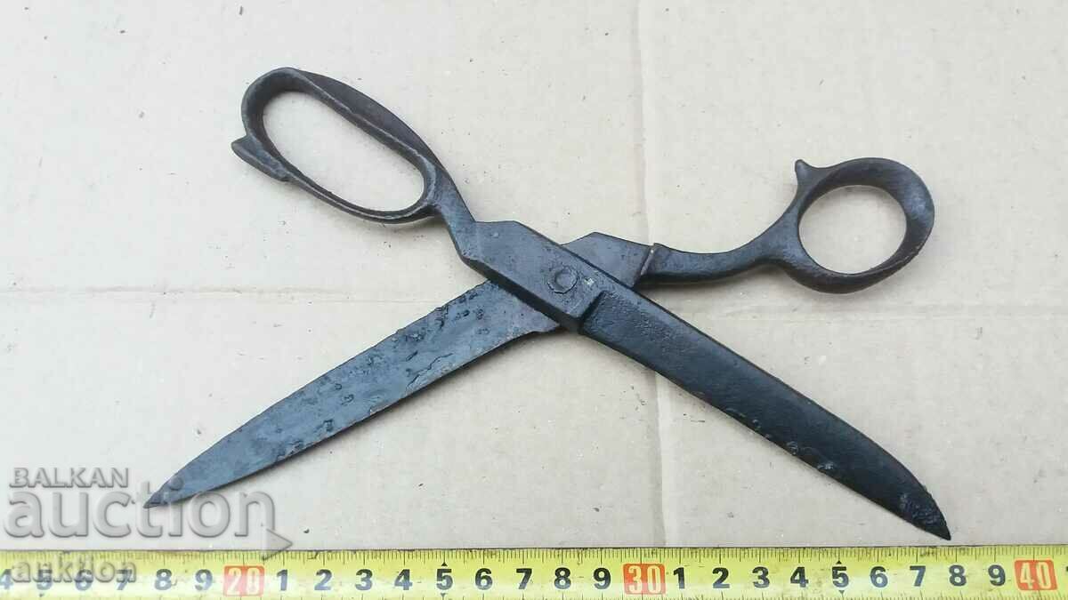 OLD SCISSORS - 7 OLD SCISSORS - 7