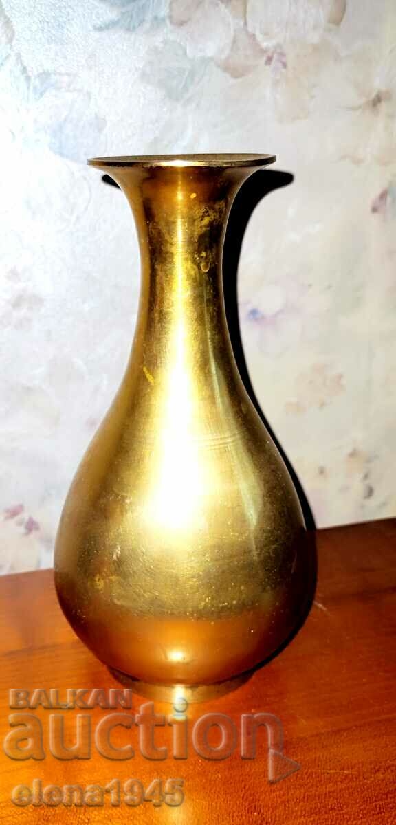 Δημοπρασία Ορειχάλκινο βάζο Δημοπρασία Ορειχάλκινο βάζο