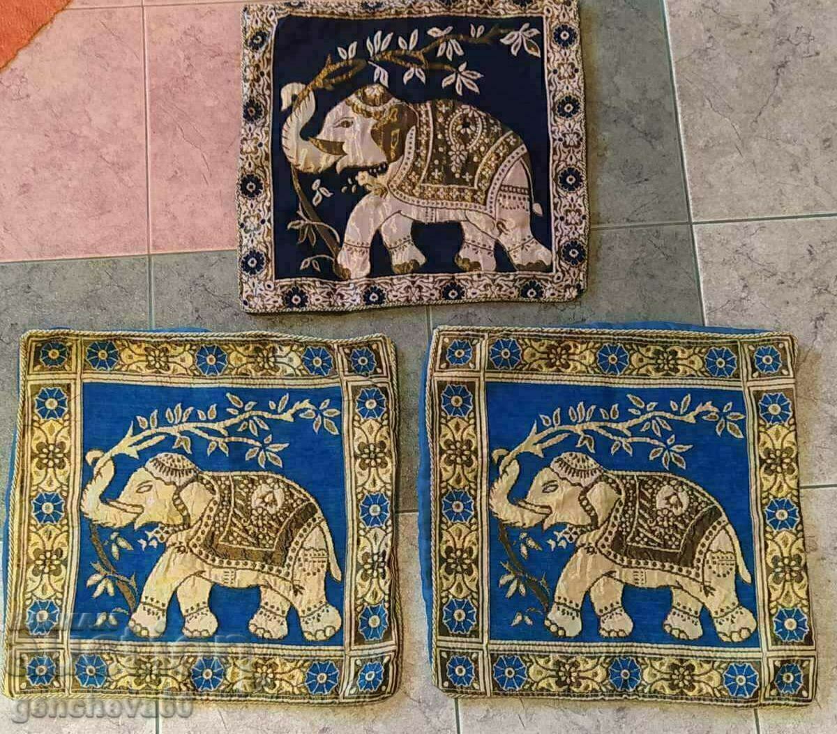 Fete de pernă decorative retro cu preț € 15.00 | 29.34 BGN