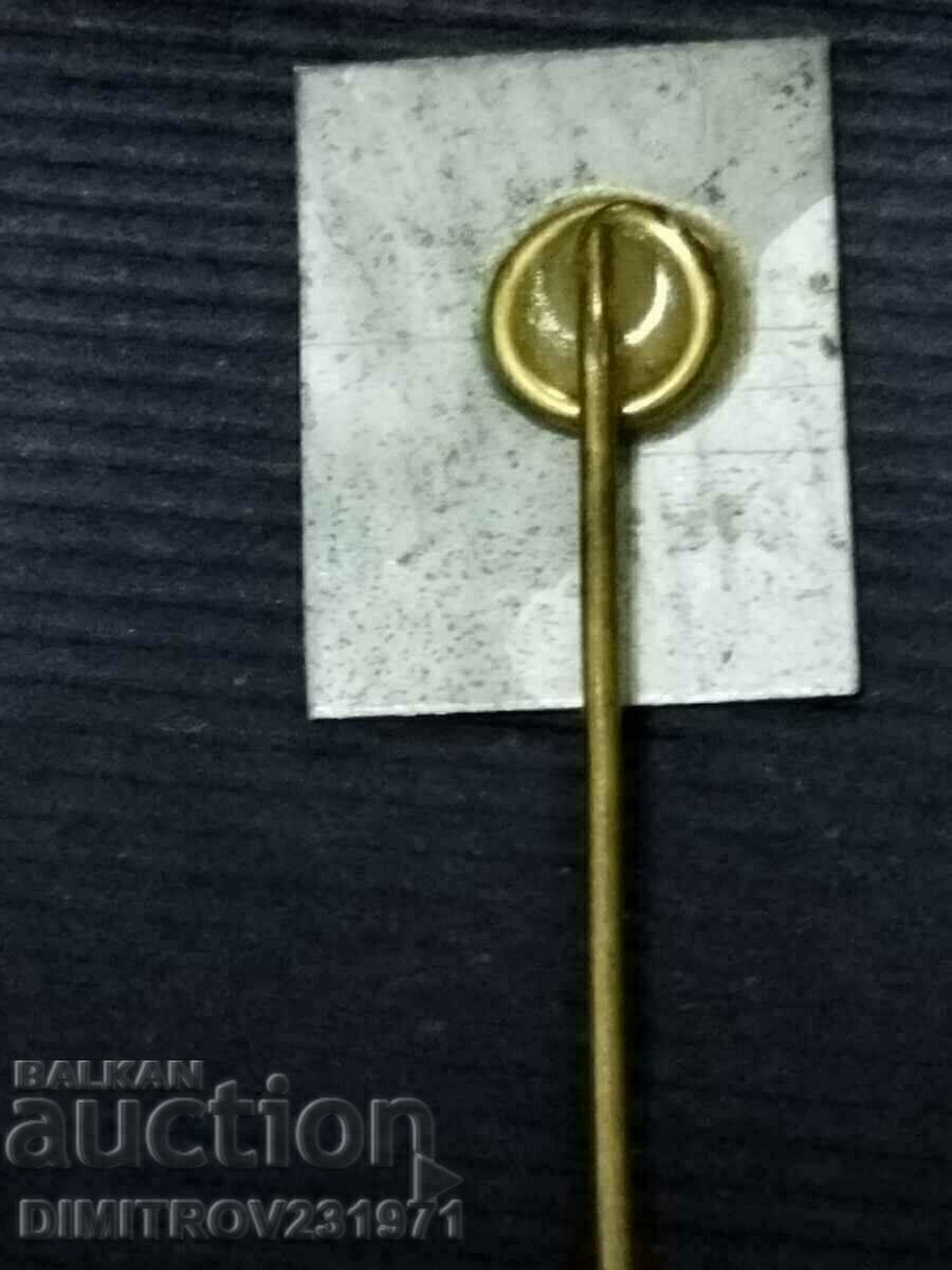 ARSENAL Football Badge with price 10.00 BGN | € 5.11 ARSENAL Football Badge with price 10.00 BGN | € 5.11