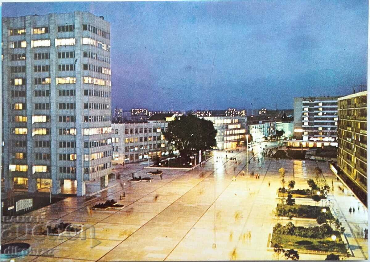 Добрич Толбухин Рядка вечерна снимка / картичка площада 1987