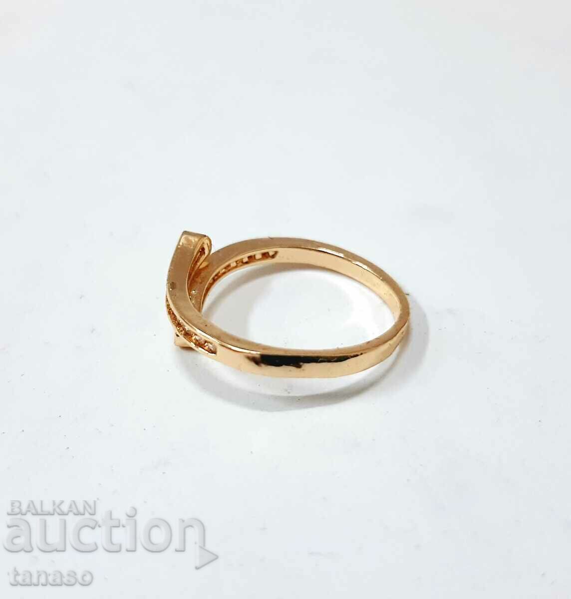 Ring with zircons, gold-plated (10.2)