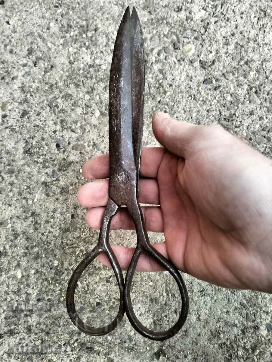 Стара кована ножица от 1883 година