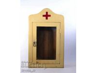 Медицински дървен шкаф за първа помощ