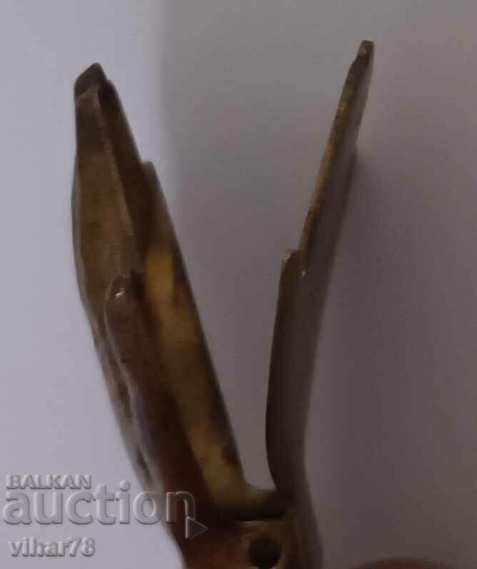 Ένας παλιός συνδετήρας με τιμή 32.99 BGN | € 16.87