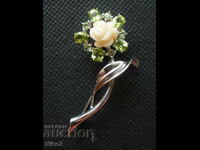 Broșă de argint, veche - „Trandafir alb”
