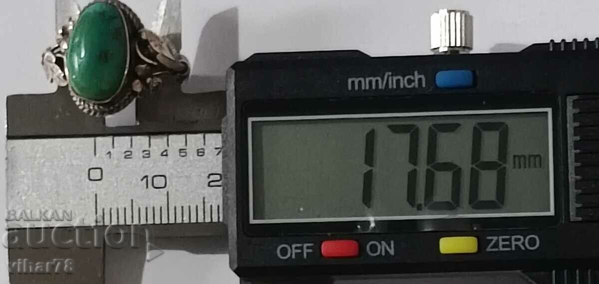 Auction  WOMEN'S SILVER RING