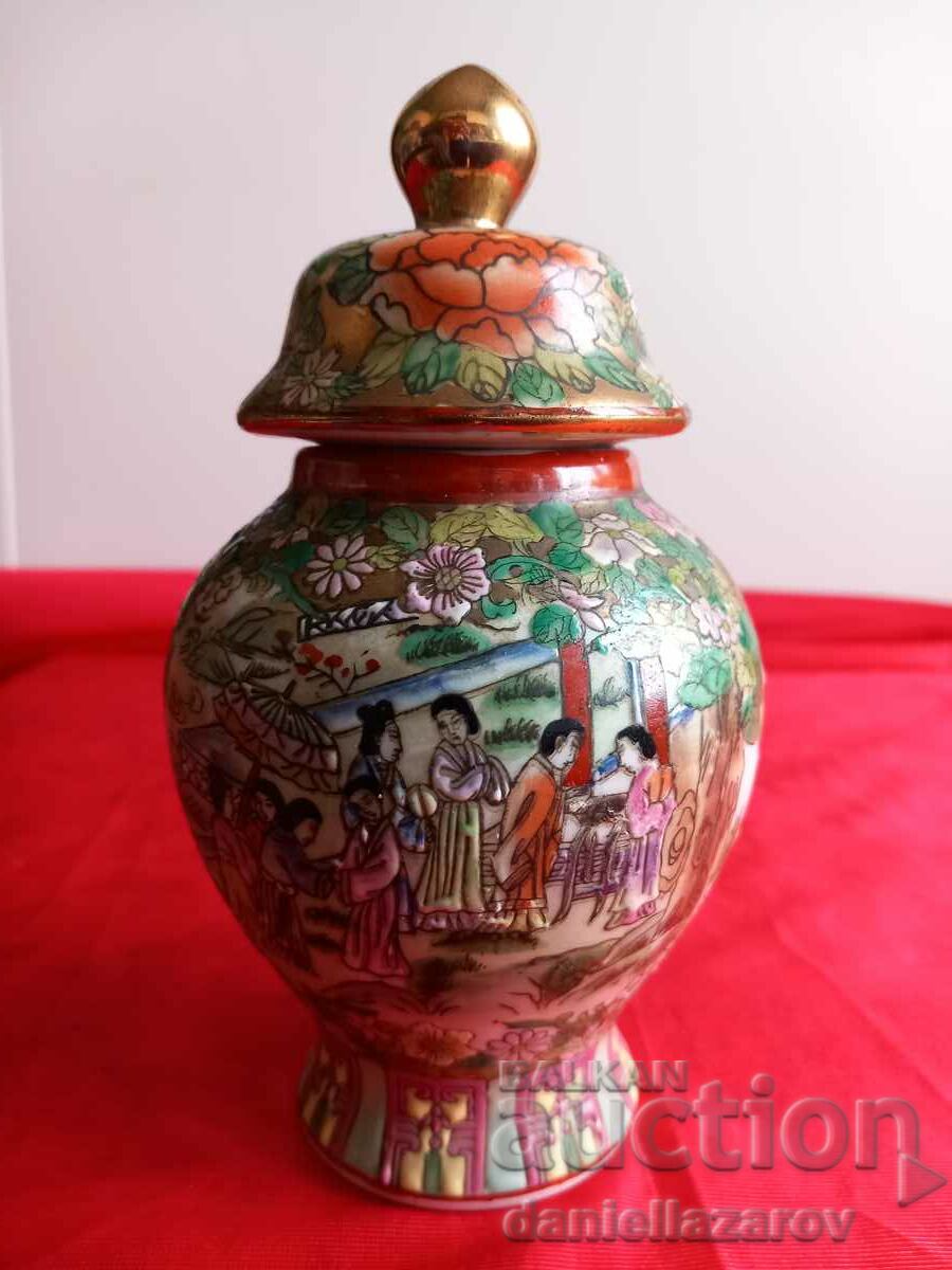 Urnă veche din porțelan chinezesc, vază, marcată