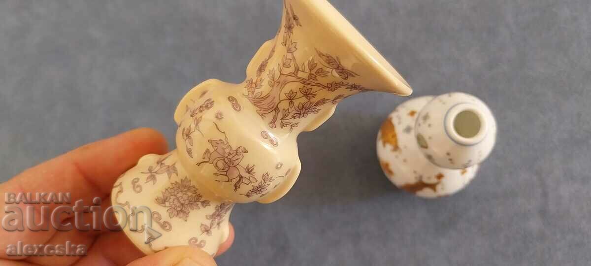 Auction Porcelain vases - Japan Auction Porcelain vases - Japan