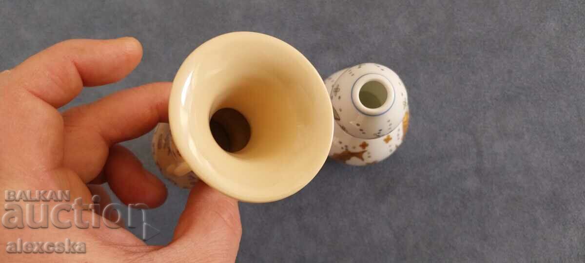 Delivery of Porcelain vases - Japan Delivery of Porcelain vases - Japan