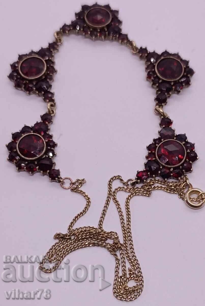 Delivery of GOLD PLATED SILVER NECKLACE WITH GARNET Delivery of GOLD PLATED SILVER NECKLACE WITH GARNET