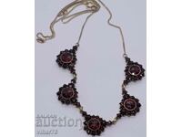 GOLD PLATED SILVER NECKLACE WITH GARNET