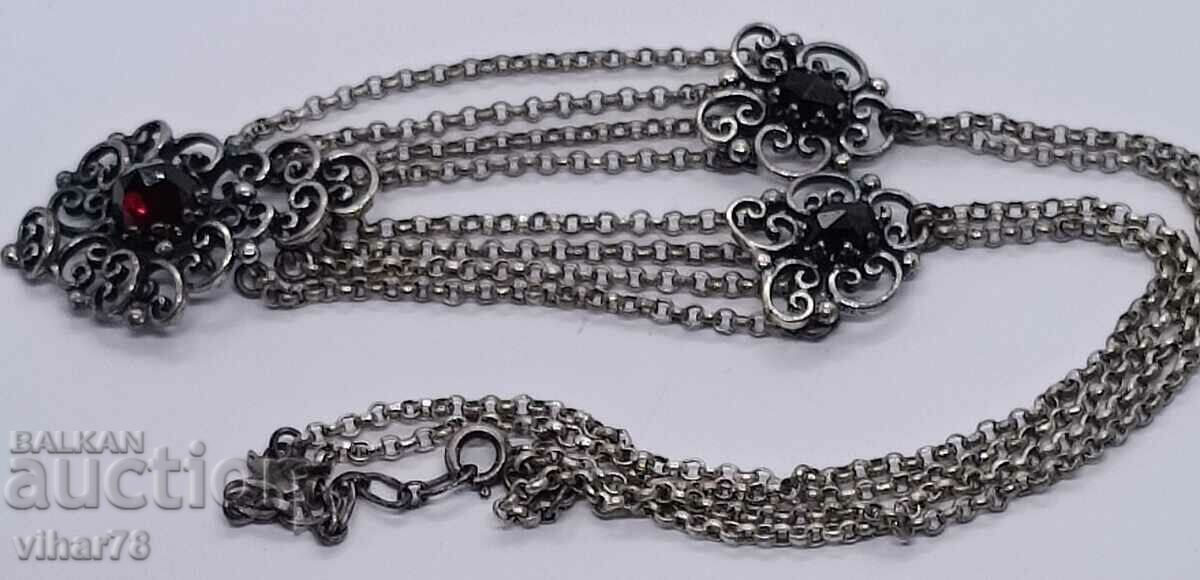 COLAR ARGINT VECHI CU GRANAT cu preț 649.99 BGN | € 332.33 COLAR ARGINT VECHI CU GRANAT cu preț 649.99 BGN | € 332.33