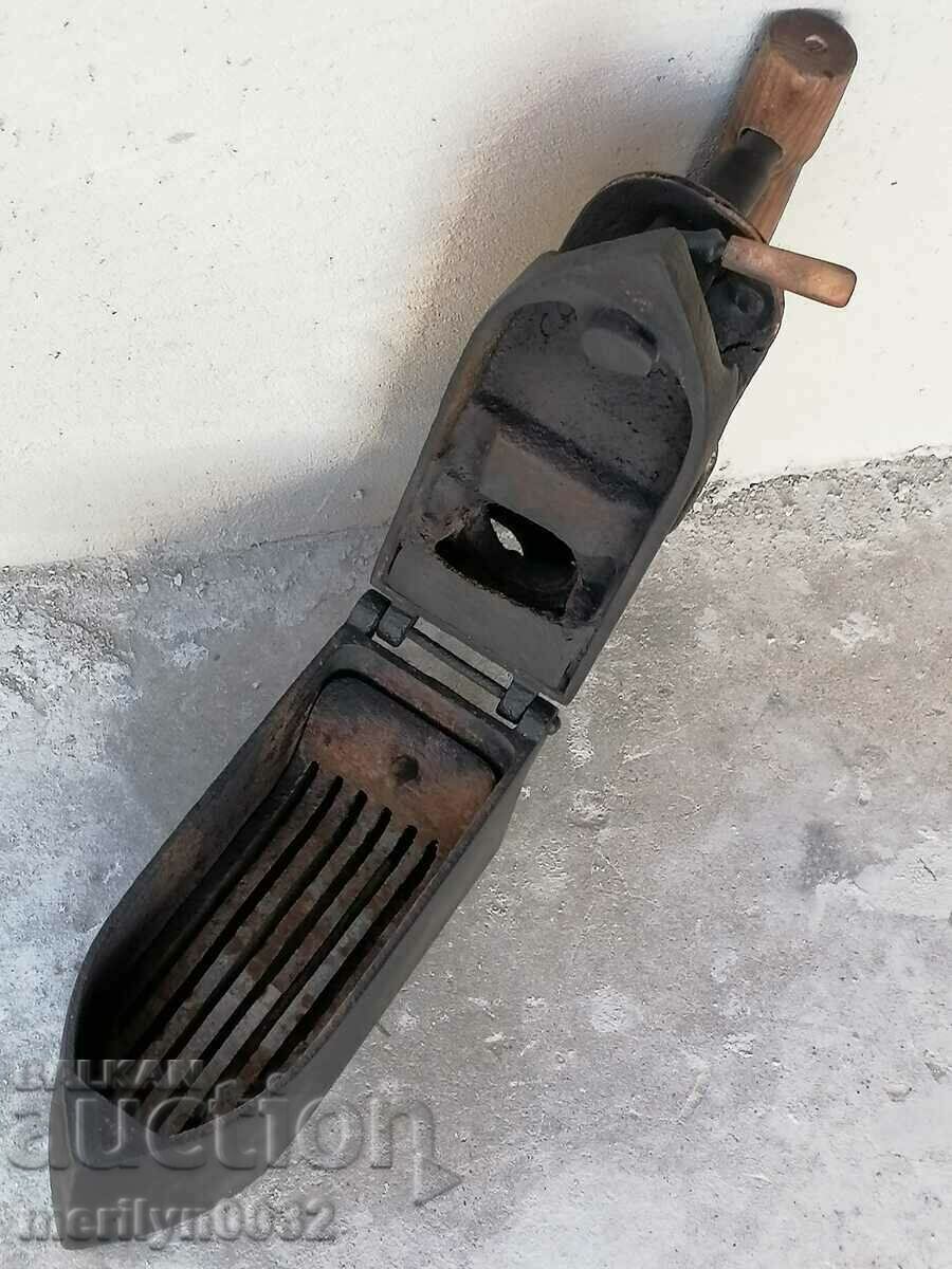 Стара немска професионална ютия на жар WW1 - 7 Стара немска професионална ютия на жар WW1 - 7