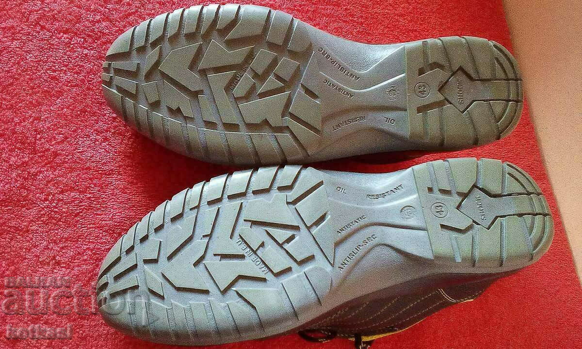 Bombe work shoes with price 21.00 BGN | € 10.74 Bombe work shoes with price 21.00 BGN | € 10.74