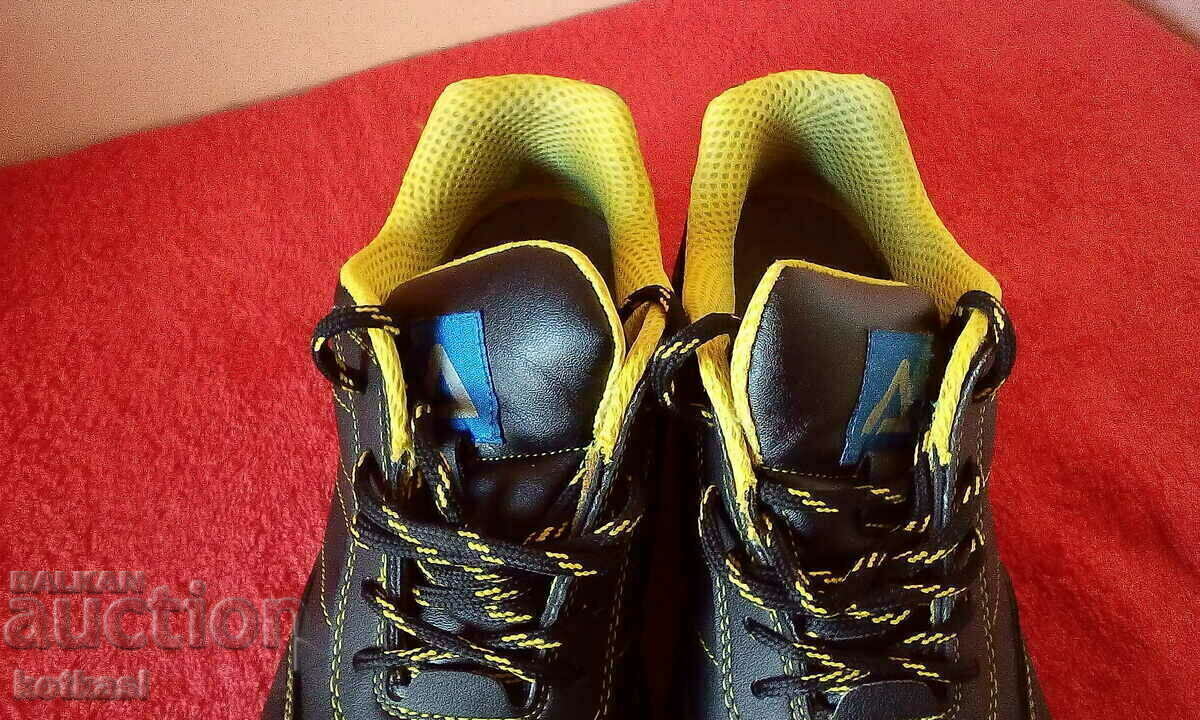 Bombe work shoes - 6 Bombe work shoes - 6