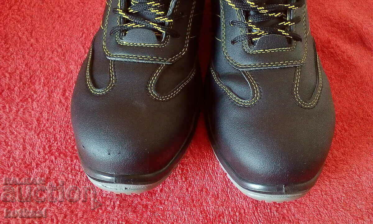 Bombe work shoes - 7 Bombe work shoes - 7