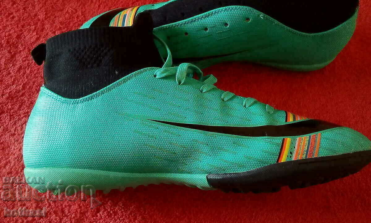 Delivery of Brand sports shoes sneakers baobu