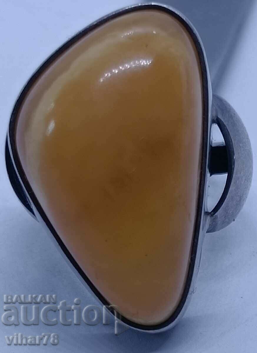 Auction  Women's Silver Ring with Amber
