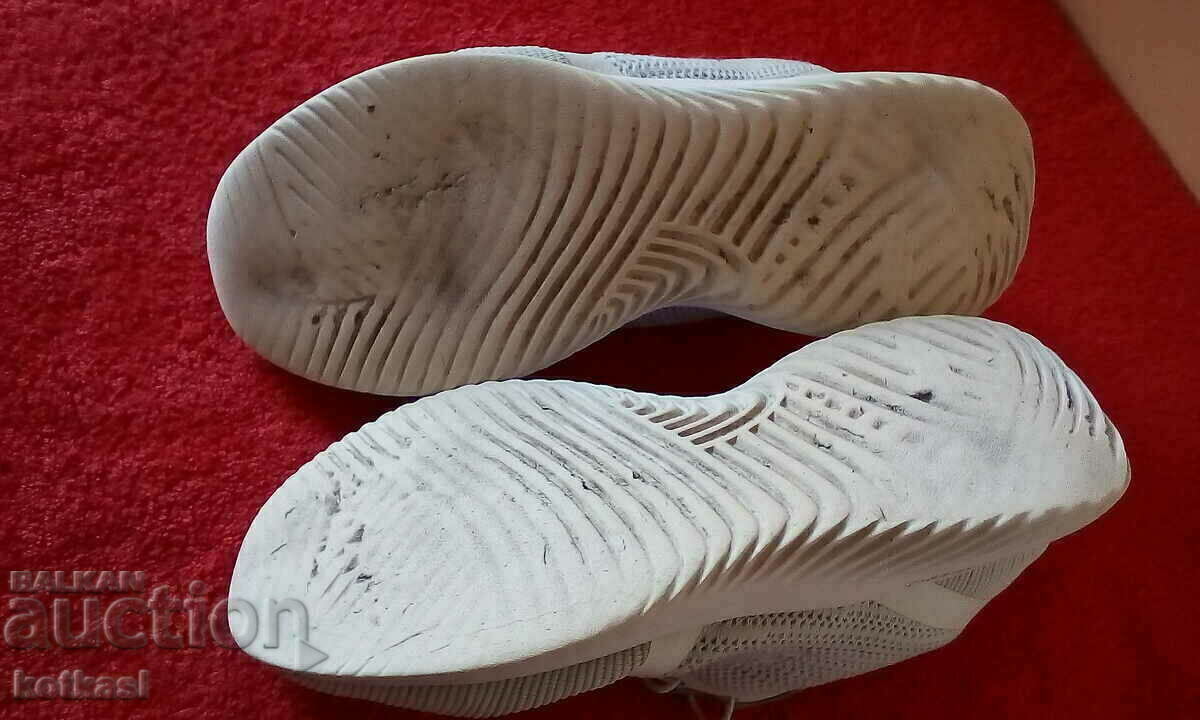 Sports shoes sneakers skechers with price 25.00 BGN | € 12.78