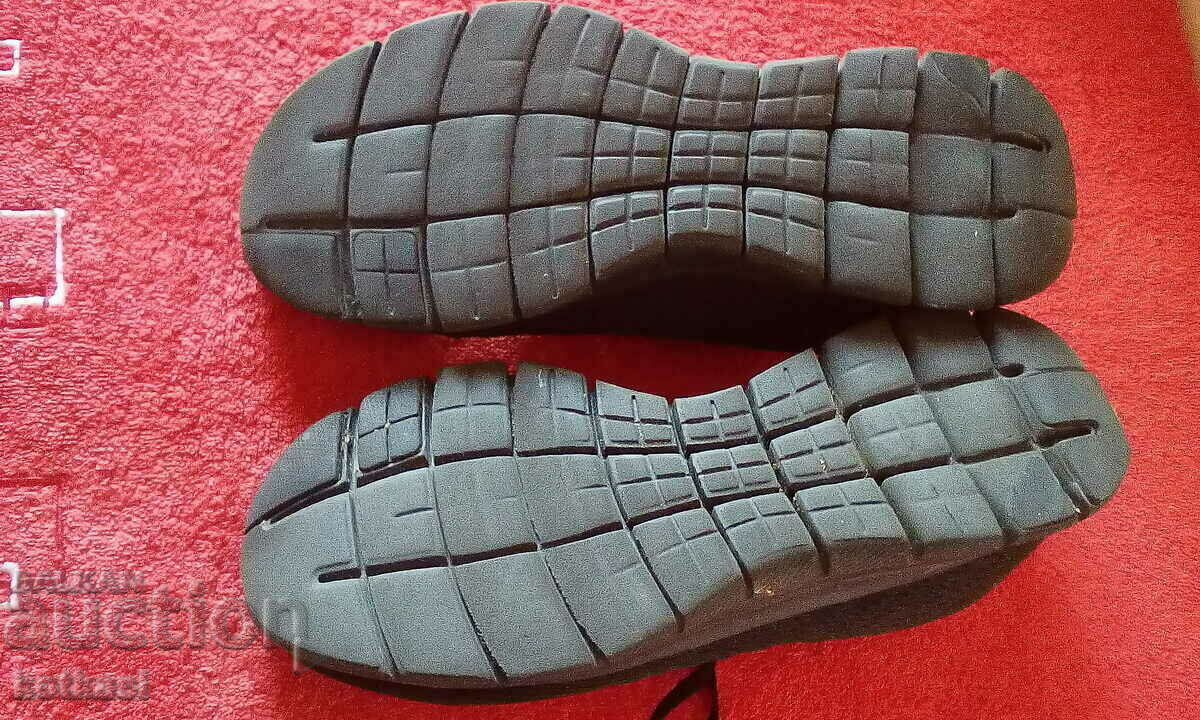 Sports shoes sneakers skechers with price 25.00 BGN | € 12.78