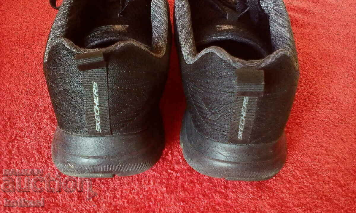 Auction  Sports shoes sneakers skechers