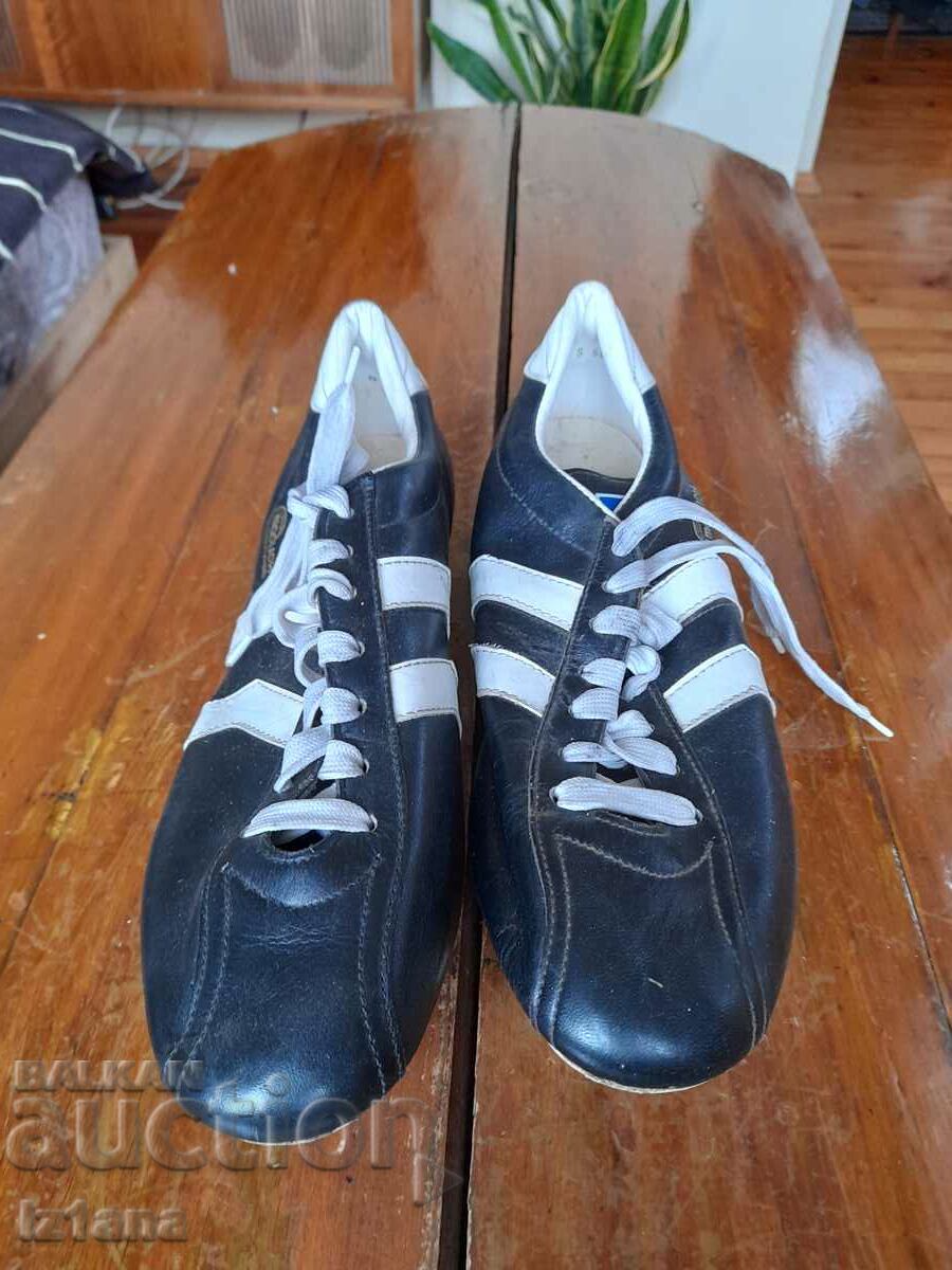Παλιά ποδοσφαιρικά παπούτσια, μπότες Gabrovo Stadium