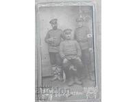 Стара военна твърда снимка войници 1915 Сърбия червен кръст