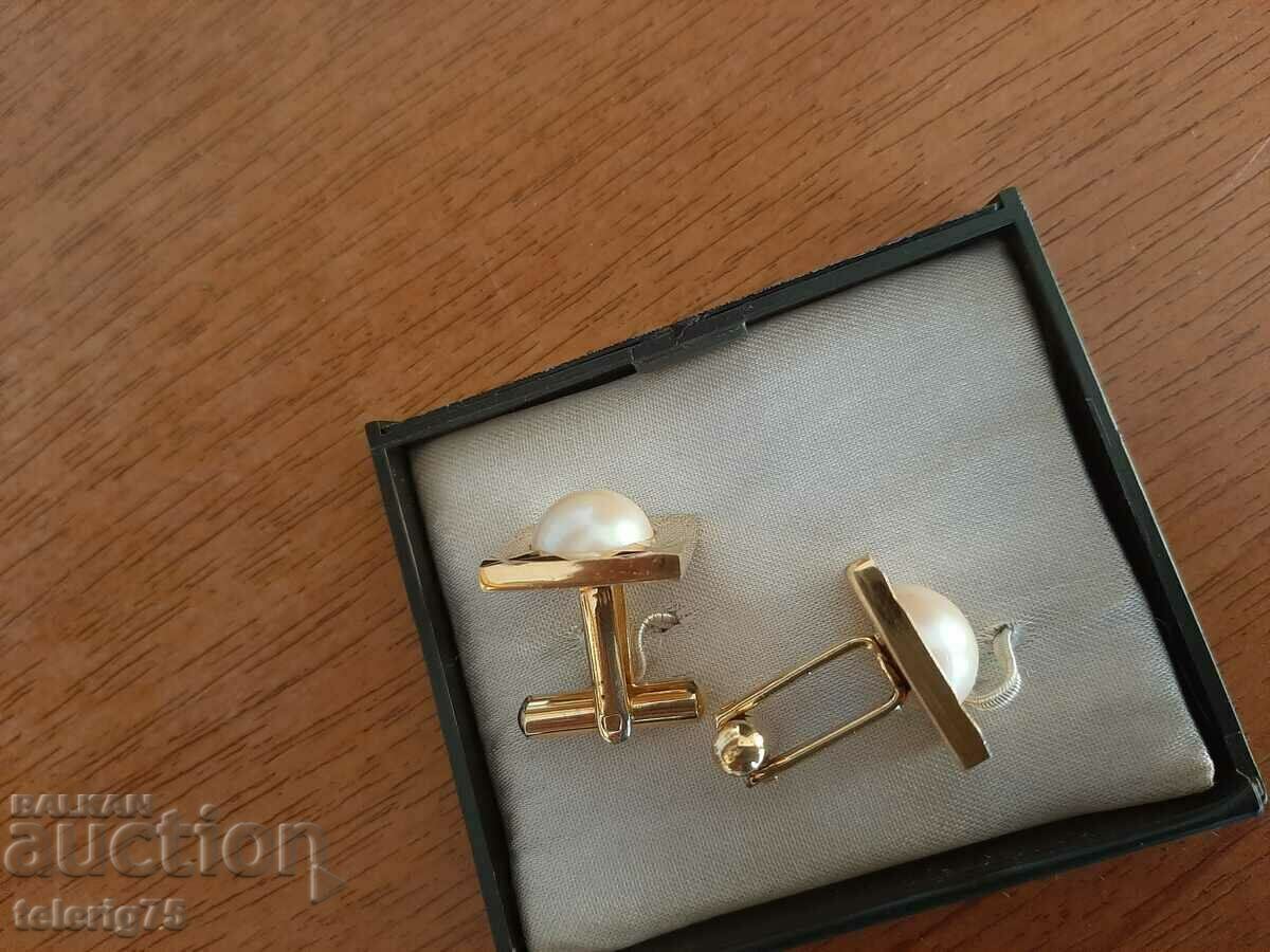 Old Retro Fancy Pearl/Gold Plated Shirt Buttons with price 25.00 BGN | € 12.78 Old Retro Fancy Pearl/Gold Plated Shirt Buttons with price 25.00 BGN | € 12.78