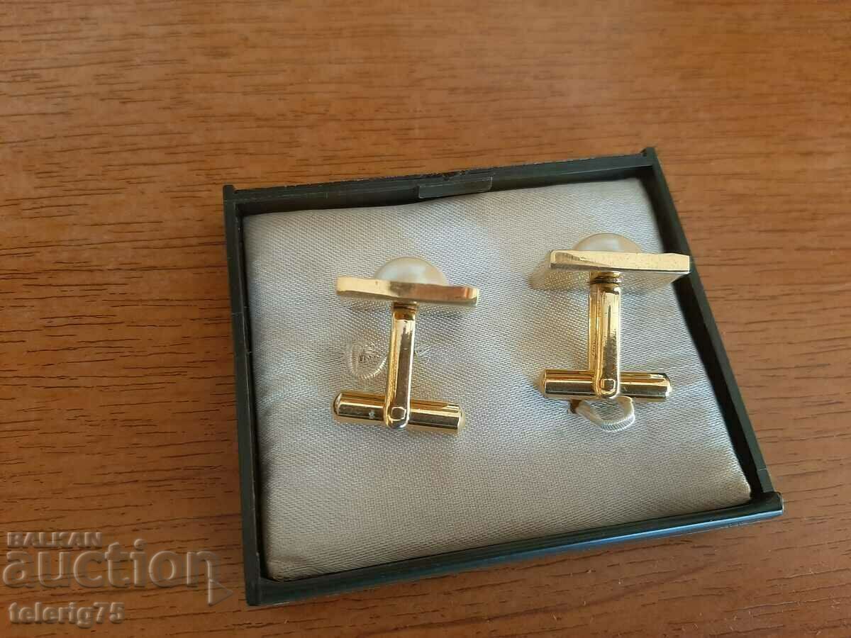 Auction Old Retro Fancy Pearl/Gold Plated Shirt Buttons Auction Old Retro Fancy Pearl/Gold Plated Shirt Buttons