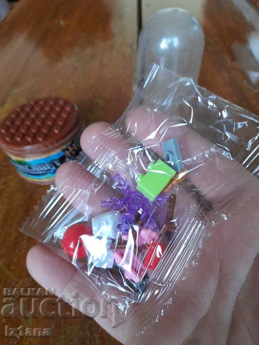 Constructor Lego with price 5.00 BGN | € 2.56 Constructor Lego with price 5.00 BGN | € 2.56