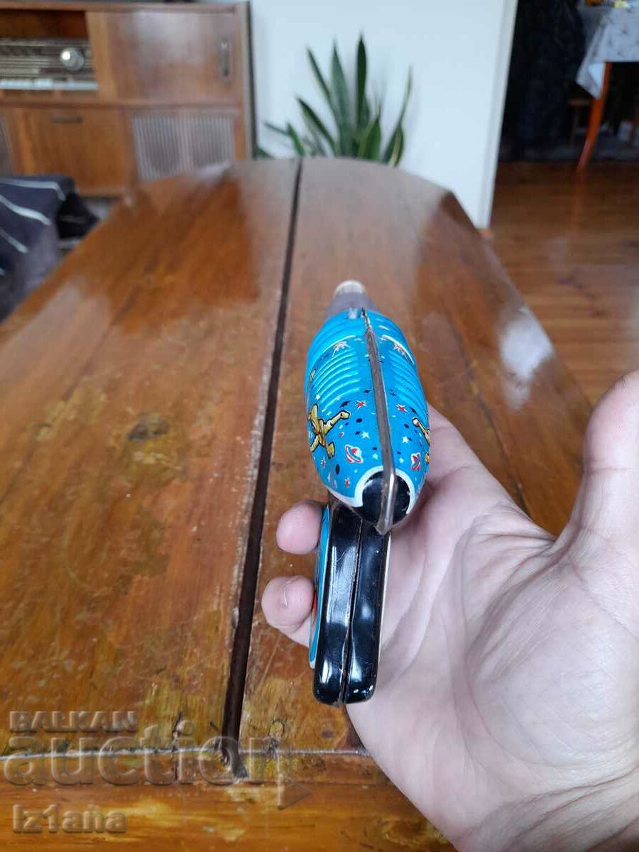 Auction An old children's gun Auction An old children's gun