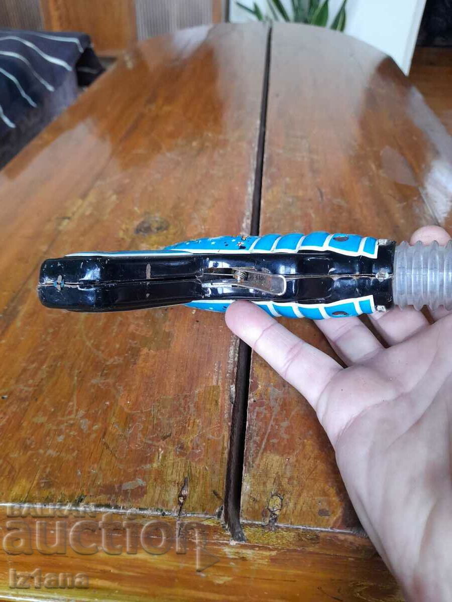 An old children's gun - 5 An old children's gun - 5