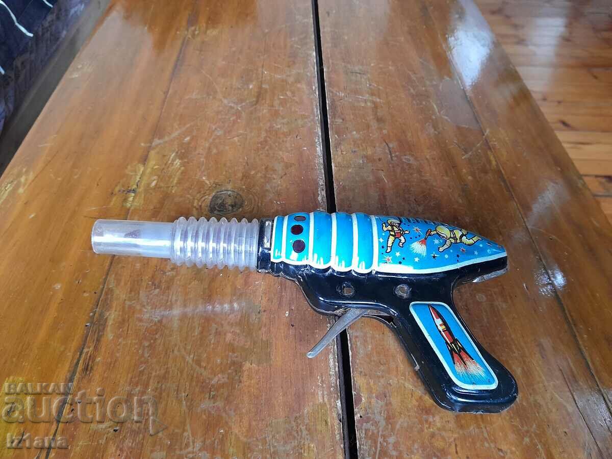 An old children's gun