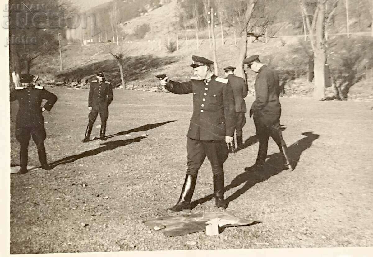 Regatul Bulgariei Fotografie veche Soldați și ofițeri care trag...