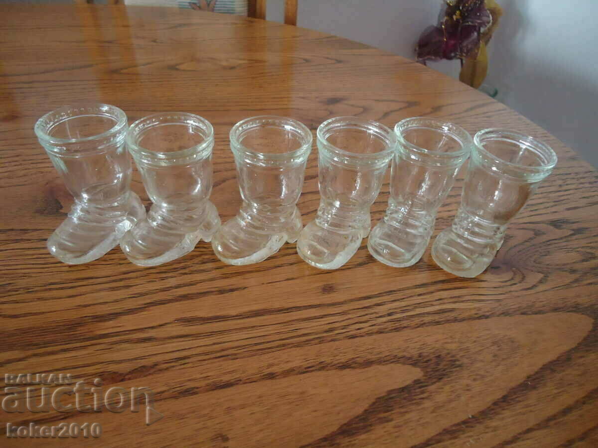 Παλιά γερμανικά ποτήρια-μποτάκια απεριτίφ 6 τεμ. με τιμή 60.00 BGN | € 30.68 Παλιά γερμανικά ποτήρια-μποτάκια απεριτίφ 6 τεμ. με τιμή 60.00 BGN | € 30.68