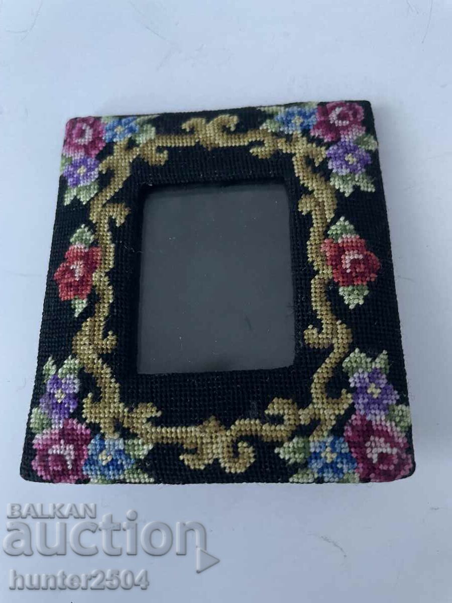 Frames-embroidered, 7/6 cm, Austria with price 37.95 BGN | € 19.40 Frames-embroidered, 7/6 cm, Austria with price 37.95 BGN | € 19.40