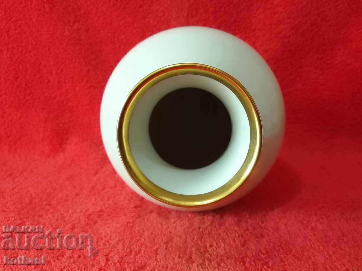 Auction  Old porcelain vase Alka Kunst white gold edges H-22 cm