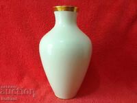 Vaza veche de portelan alka kunst margini din aur alb