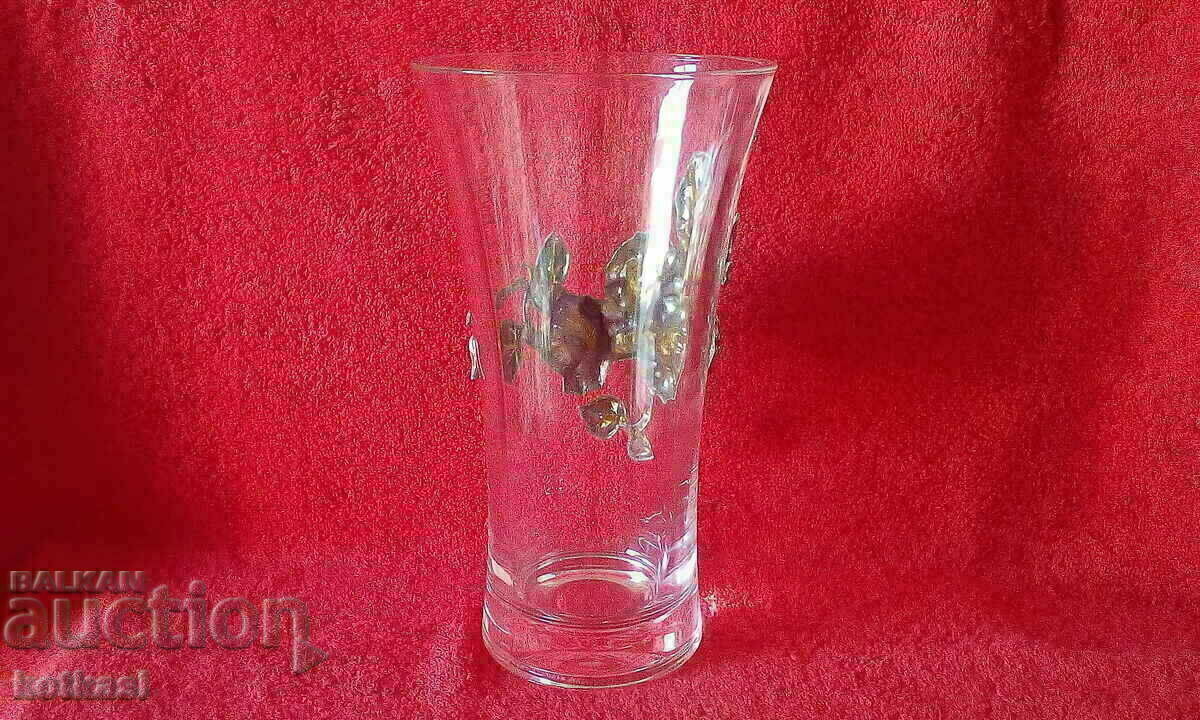 Δημοπρασία Παλιό μεγάλο βάζο από μασίφ κρύσταλλο διακοσμημένο Δημοπρασία Παλιό μεγάλο βάζο από μασίφ κρύσταλλο διακοσμημένο