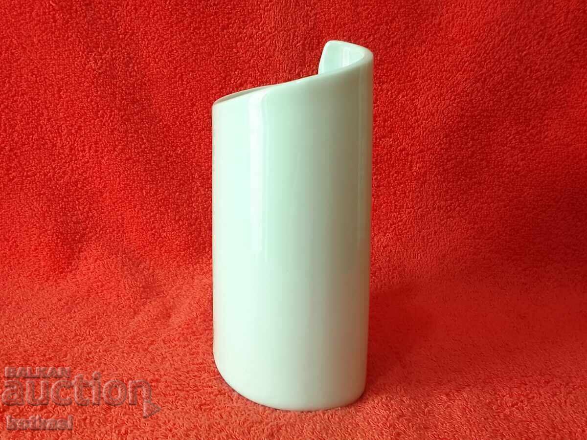 Delivery of Old white porcelain vase Bareuther Germany Delivery of Old white porcelain vase Bareuther Germany