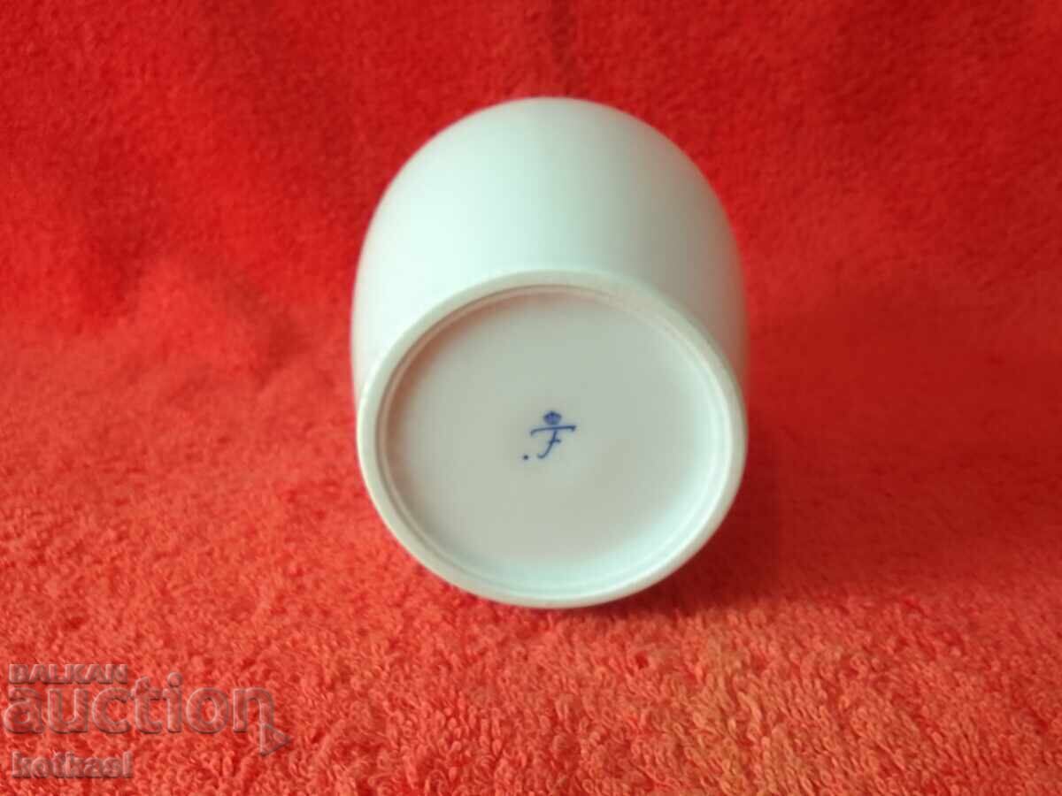 Delivery of Old Fürstenberg F Germany Small Porcelain Vase Delivery of Old Fürstenberg F Germany Small Porcelain Vase