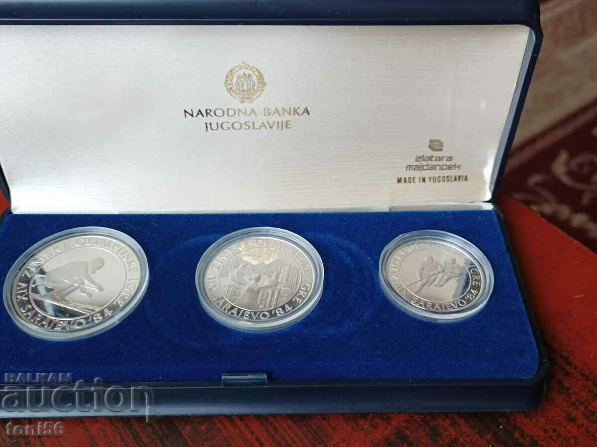 Iugoslavia - set de 3 monede "Sarajevo '82" intr-o cutie de lux si UNC