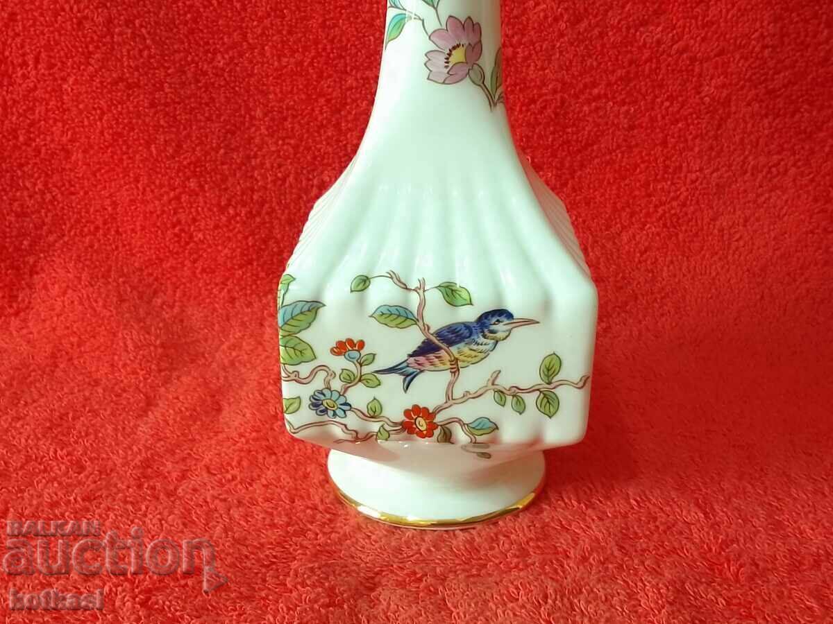 Beautiful porcelain vase ENGLAND AYNSLEY with price 55.50 BGN | € 28.38 Beautiful porcelain vase ENGLAND AYNSLEY with price 55.50 BGN | € 28.38