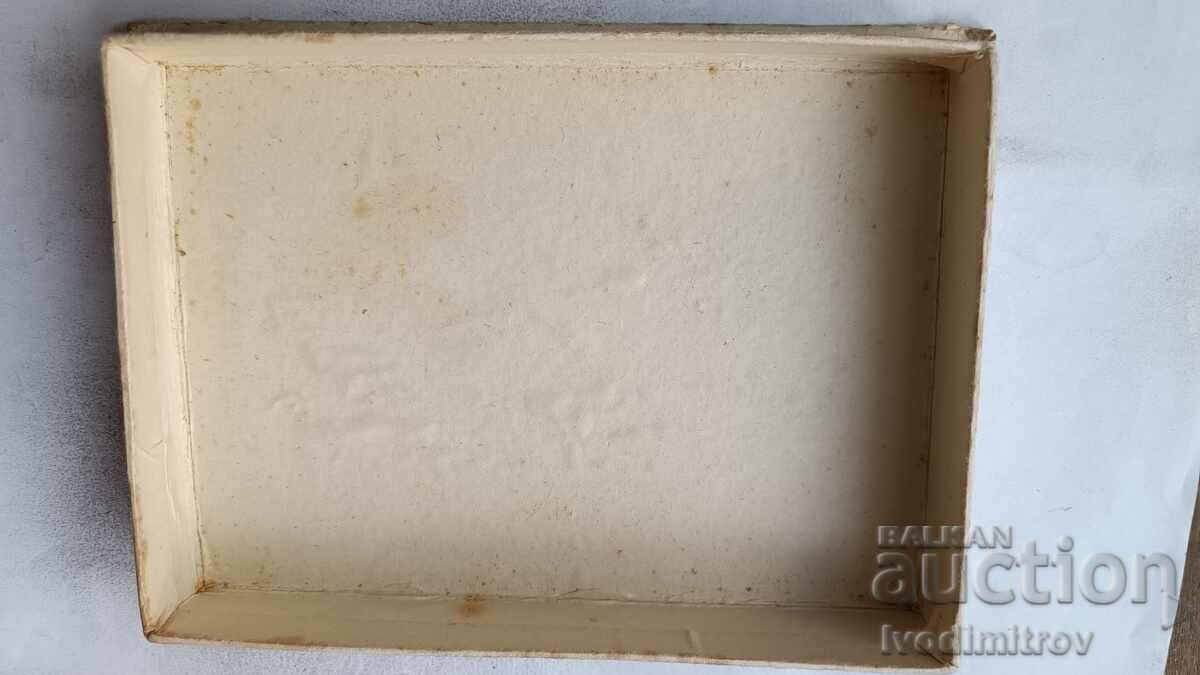 ARICIUL 1957 cutie de ciocolata cu preț € 3.28 | 6.42 BGN